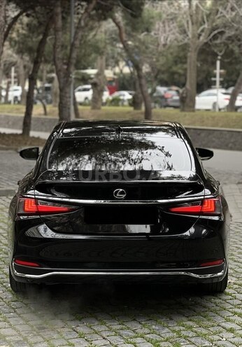 Lexus ES 300h-4