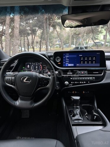 Lexus ES 300h-19
