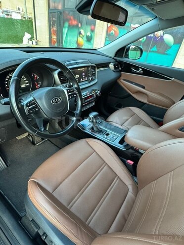 Kia Sorento-19