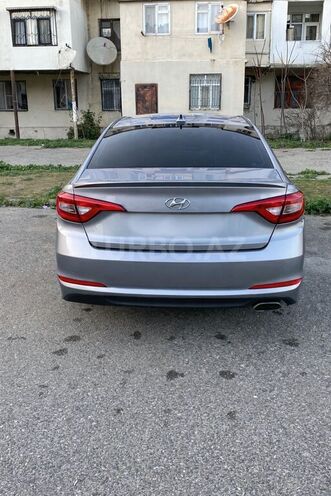 Hyundai Sonata-2