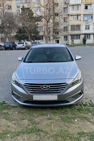 Hyundai Sonata-1
