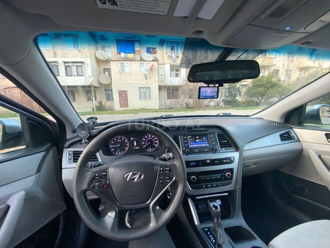 Hyundai Sonata-6