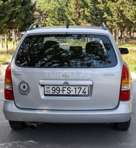 Opel Astra-2