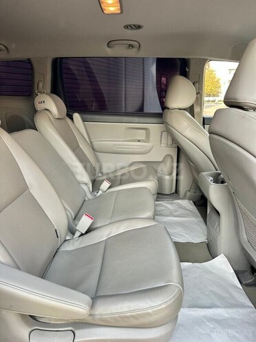Kia Carnival-9