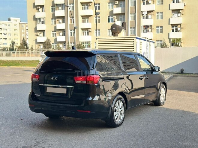 Kia Carnival-17