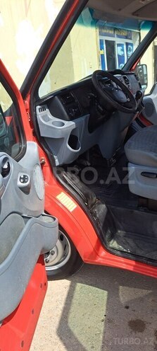 Ford Transit-8