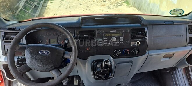 Ford Transit-9
