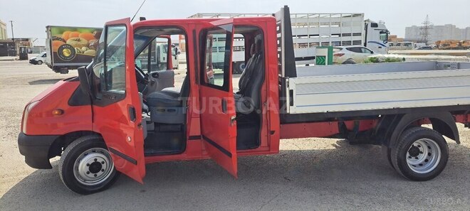 Ford Transit-4