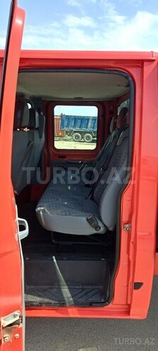 Ford Transit-13