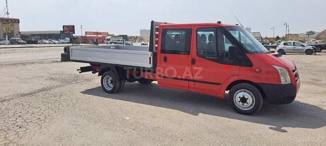 Ford Transit-5