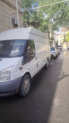 Ford Transit-5