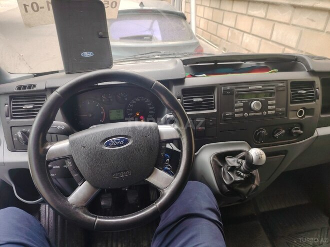 Ford Transit-2