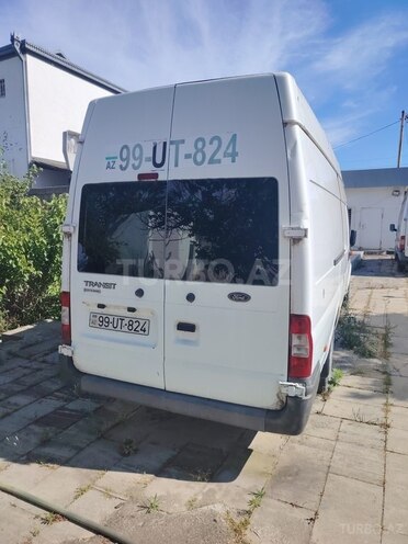 Ford Transit-6