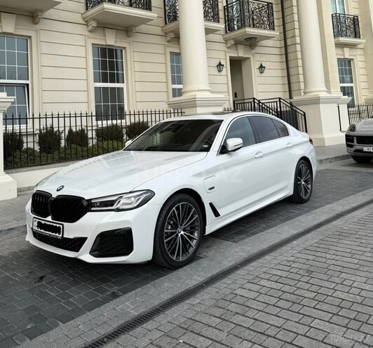 BMW 530e-1