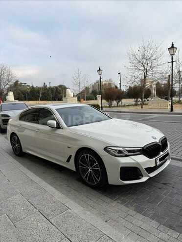 BMW 530e-3
