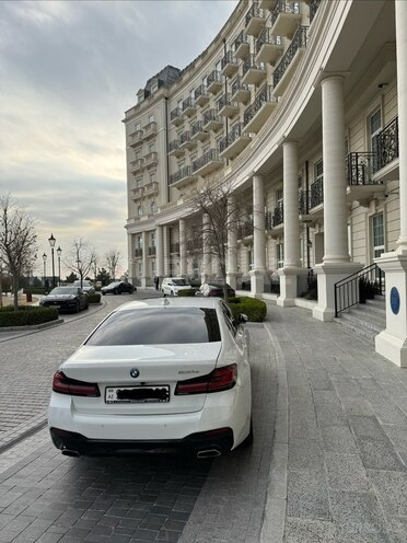 BMW 530e-7