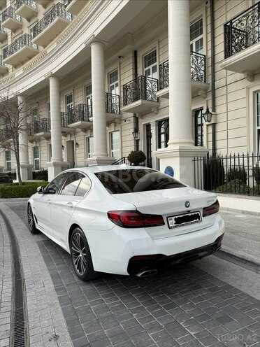 BMW 530e-6