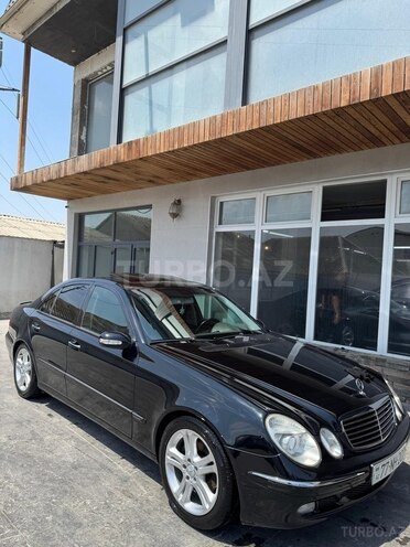 Mercedes E 240-2