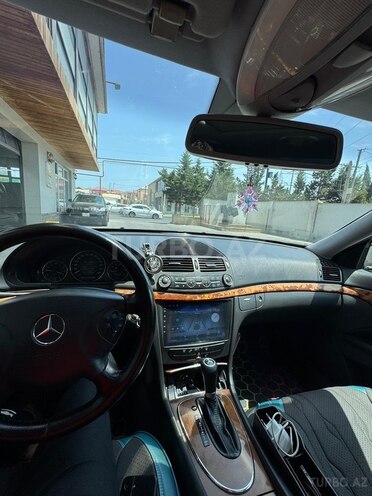 Mercedes E 240-5