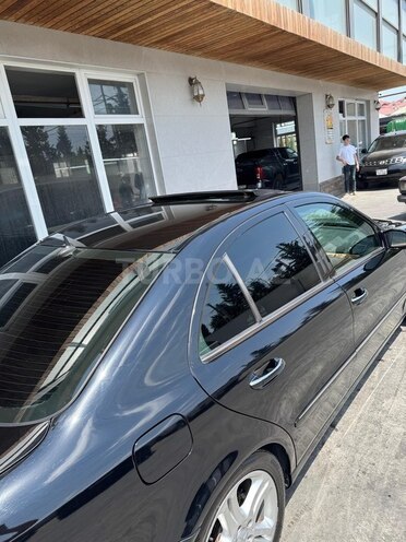 Mercedes E 240-4