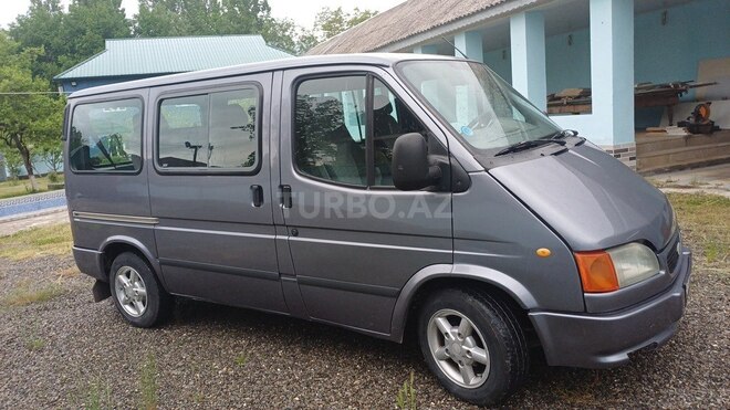 Ford Transit-2