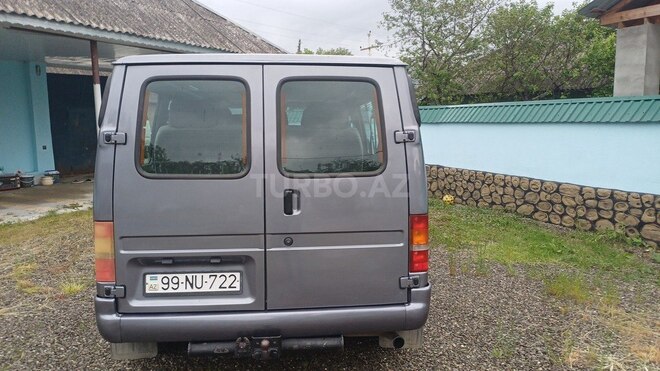Ford Transit-3