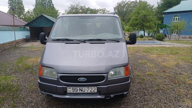 Ford Transit-1