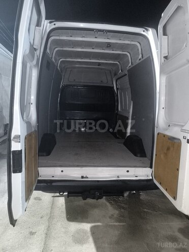 Ford Transit-4