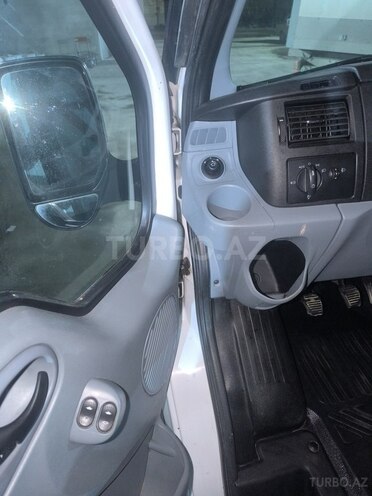 Ford Transit-8