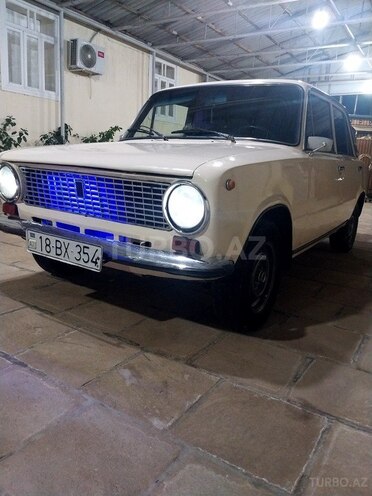 LADA (VAZ) 21011-1