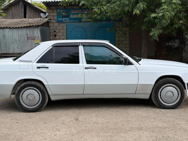 Mercedes 190-9