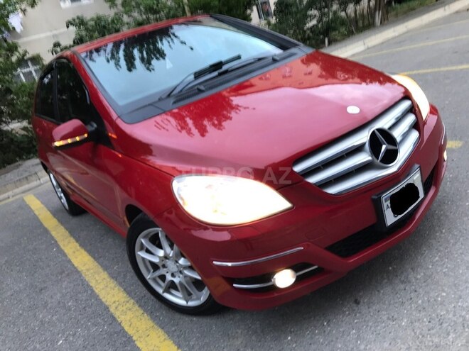 Mercedes B 180-2