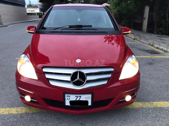 Mercedes B 180-1