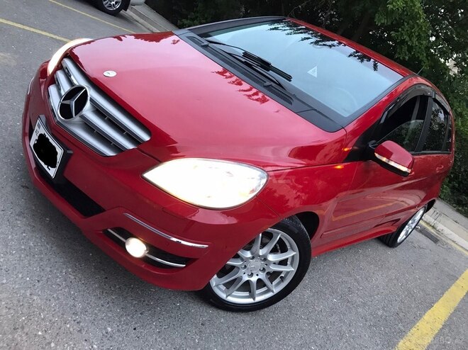 Mercedes B 180-3