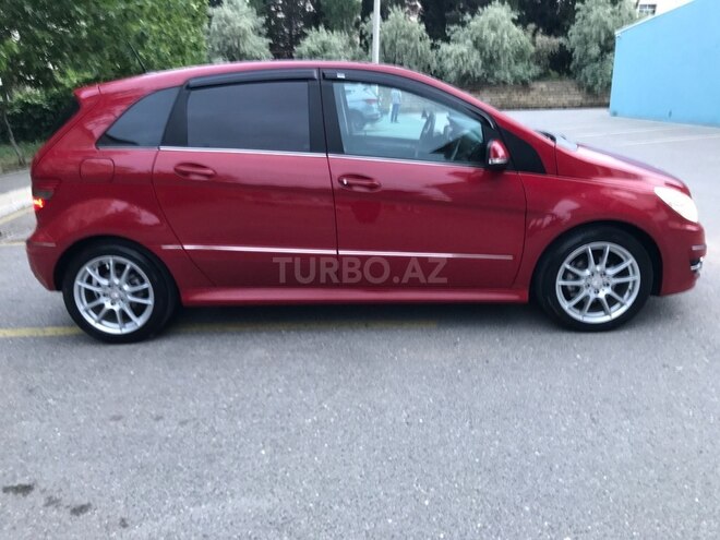 Mercedes B 180-15