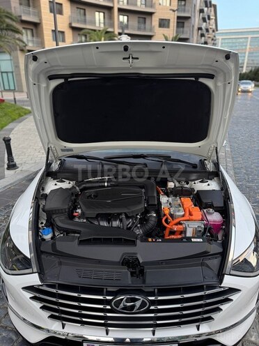 Hyundai Sonata-16