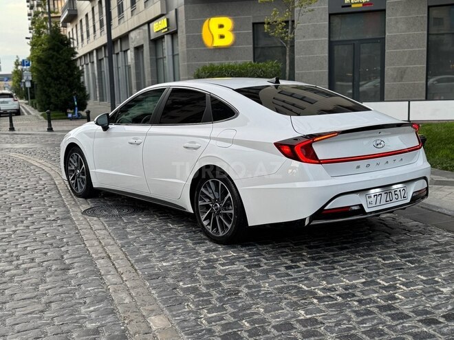 Hyundai Sonata-11