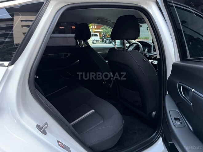 Hyundai Sonata-21