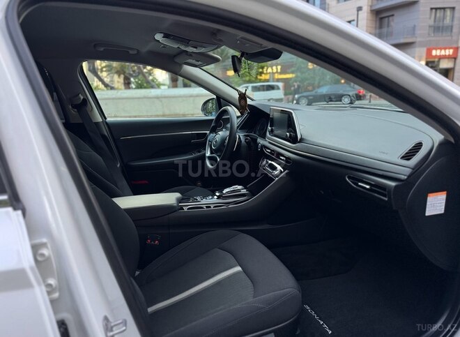 Hyundai Sonata-20