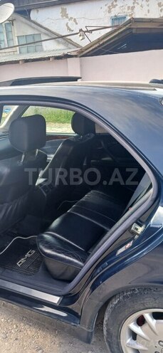 Mercedes E 280 4MATIC-3