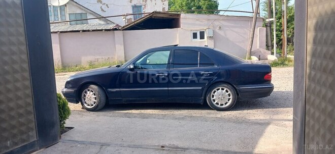 Mercedes E 280 4MATIC-8