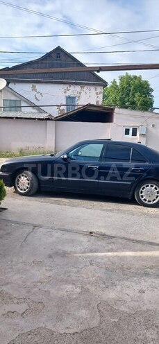 Mercedes E 280 4MATIC-13