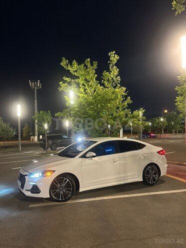 Hyundai Elantra-2