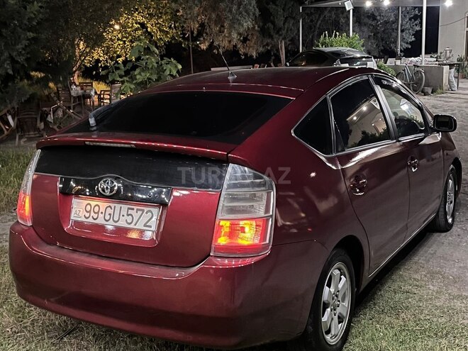 Toyota Prius-4