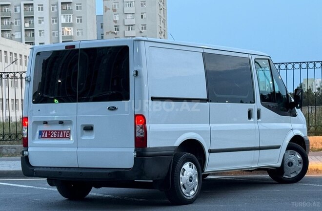 Ford Transit-8