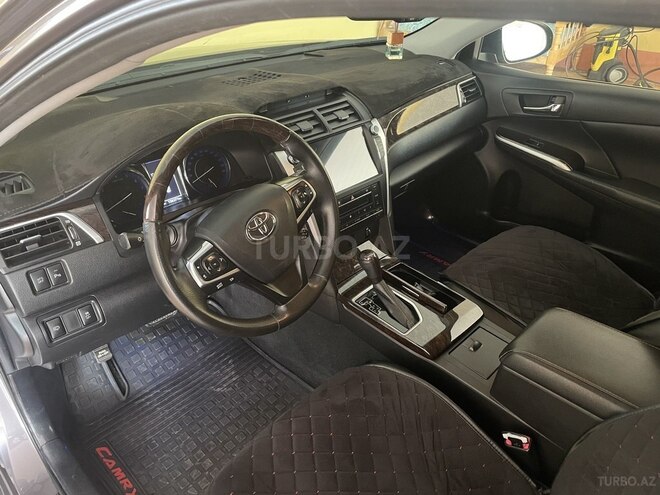 Toyota Camry-9