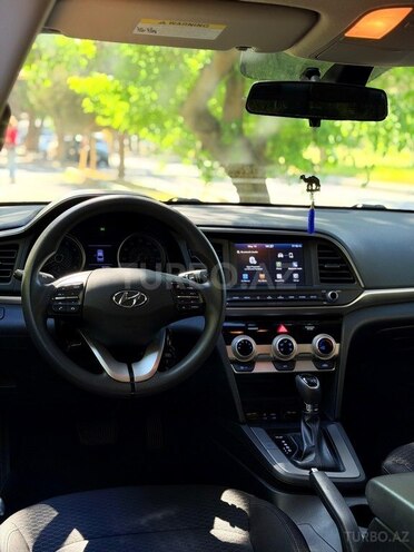 Hyundai Elantra-7