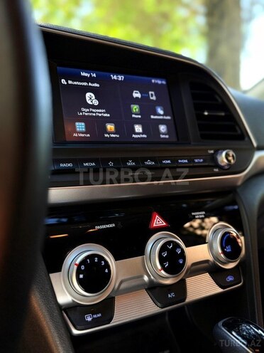 Hyundai Elantra-10