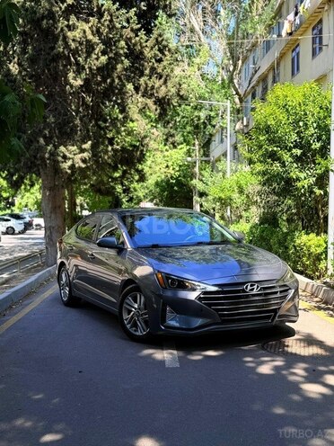 Hyundai Elantra-16
