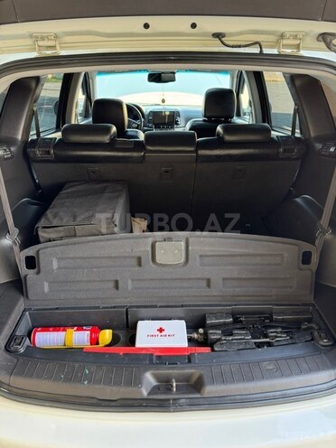 Hyundai Santa Fe-13